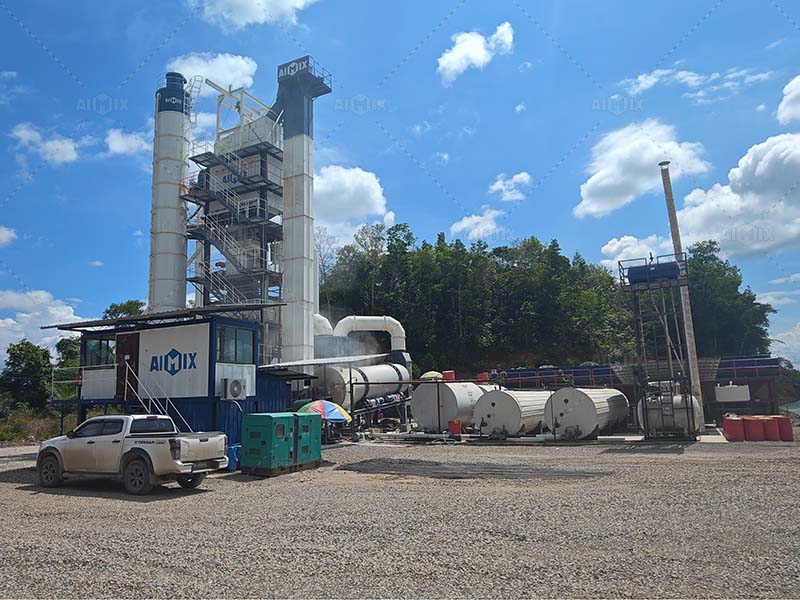 120tph batch type stationary asphalt plant is producing asphalt aggregates in Malaysia