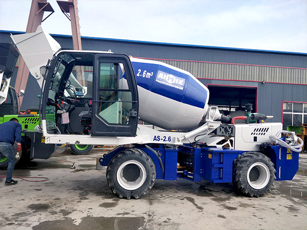 2.6 cubic meter self loading mixer