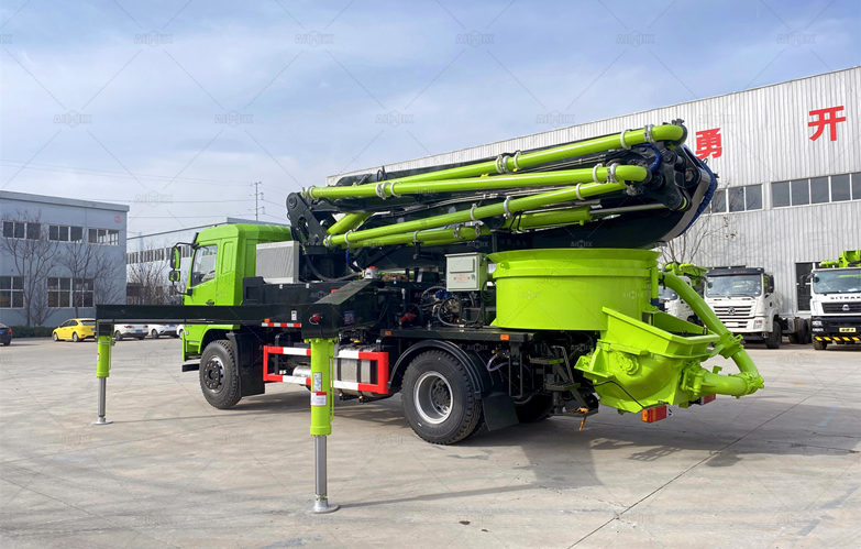 33 meters truck base boom type concrete pump