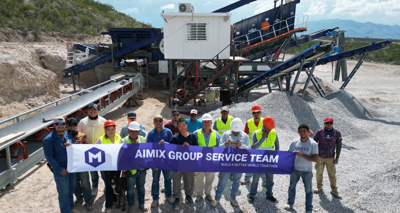 AIMIX Engineer Installing APY4 Mobile Crushers on-site in Mexico