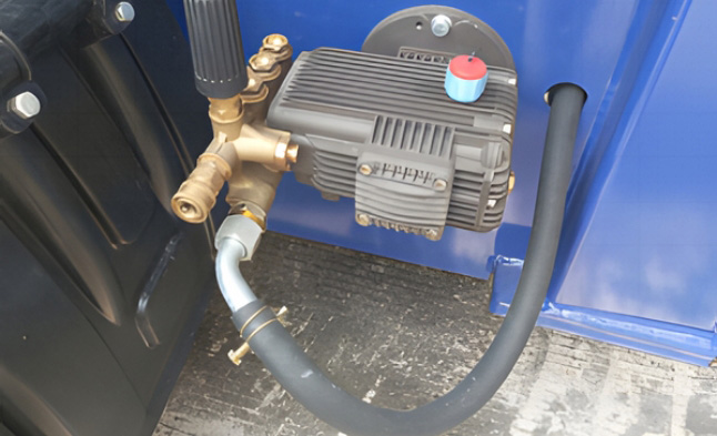 AIMIX self loading mixer cleaning pump