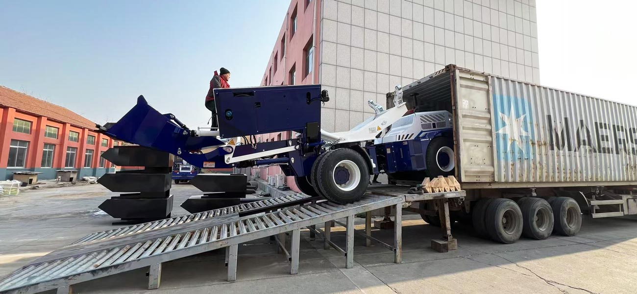AS-4.0 Self loading mixer loading and shipment