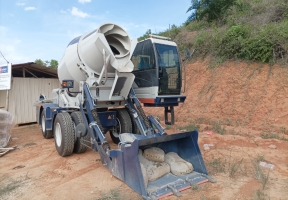 AS-4.0C self-loading concrete mixer in Malaysia