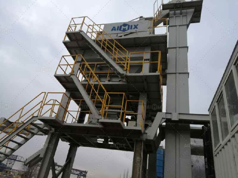 asphalt mixer plant on site
