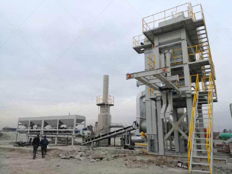 asphalt mixing plant on production