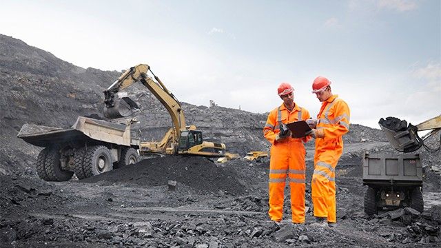 Blockchain Applications in Mining