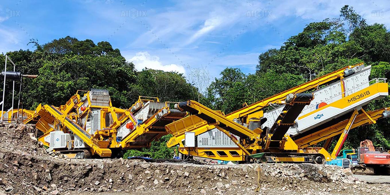 crawler mobile crusher on-site working
