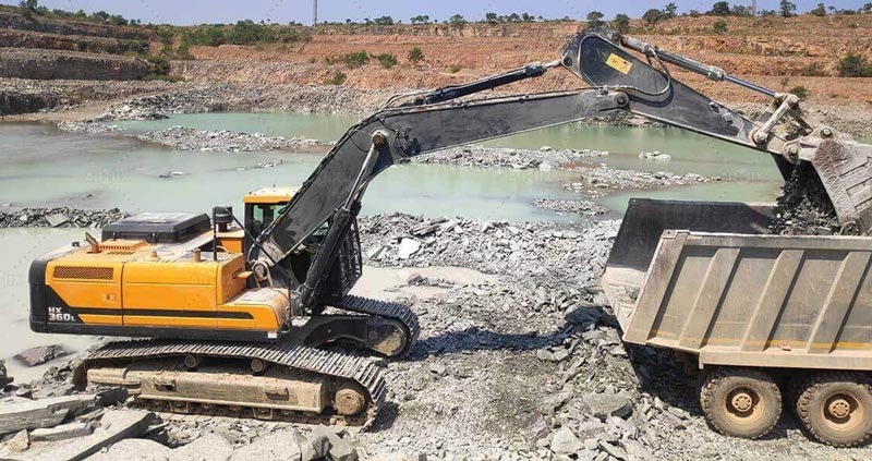 excavator for water conservancy project