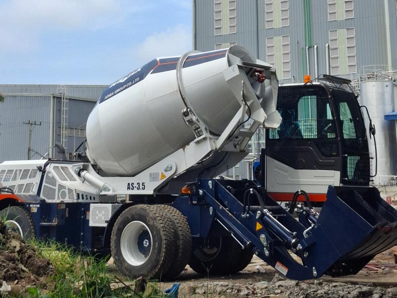 Indonesian customers buy self-loading mixers again