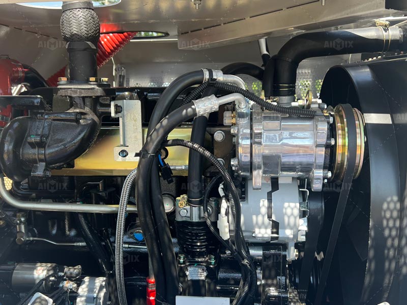 Key components of self loading concrete mixer 