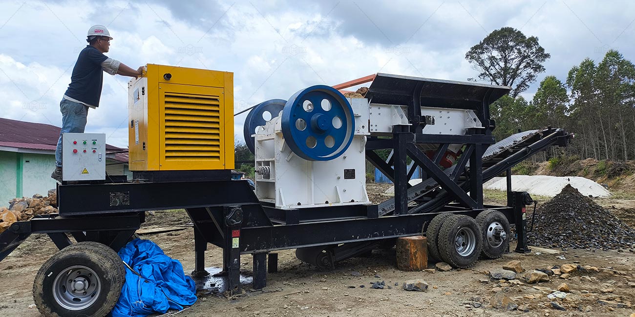 mobile crusher jaw crusher operation for road base project in Indonesia