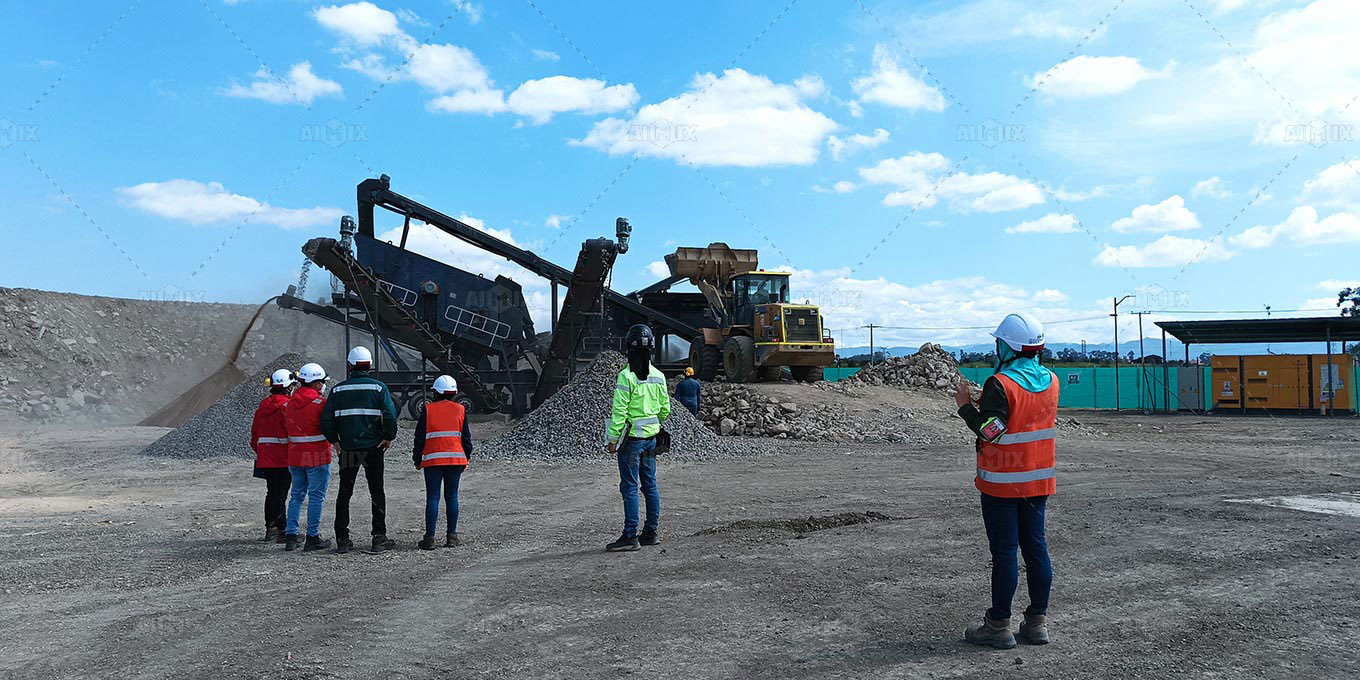 Mobile crusher plant for on-site work