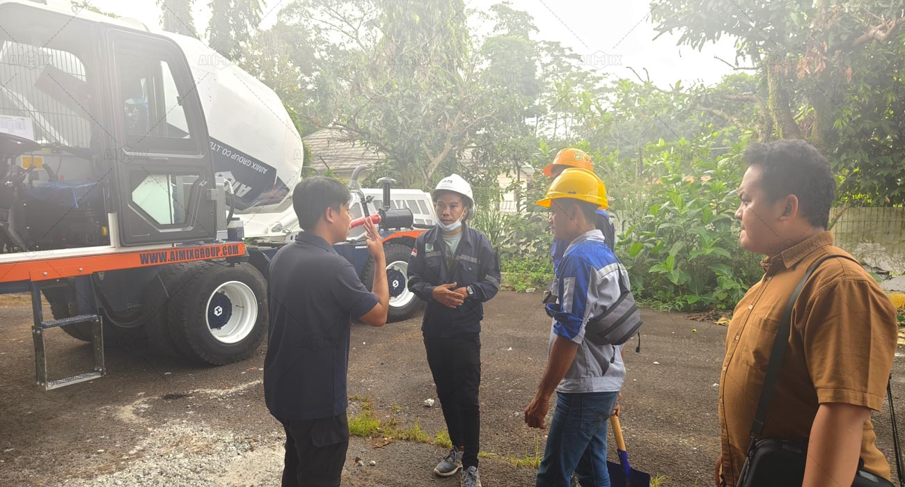 professional training for operating self loading mixer
