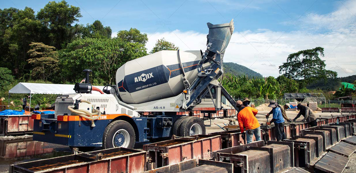 Self Loading Concrete Mixer Machine Working Onsite