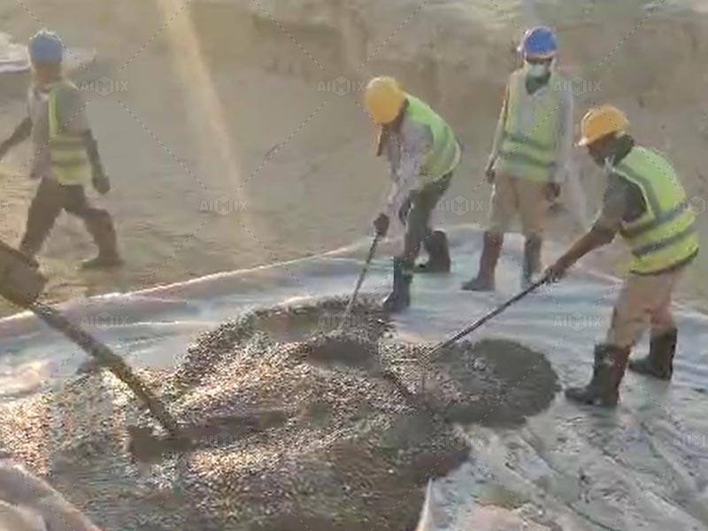 Self Loading Concrete Mixer Pouring concrete