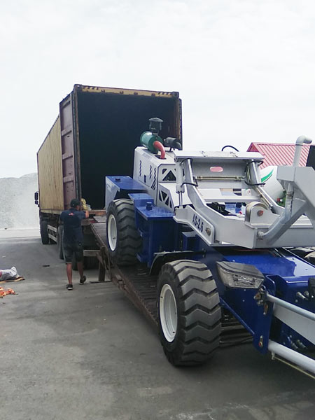 self loading concrete mixer to Kazakhstan