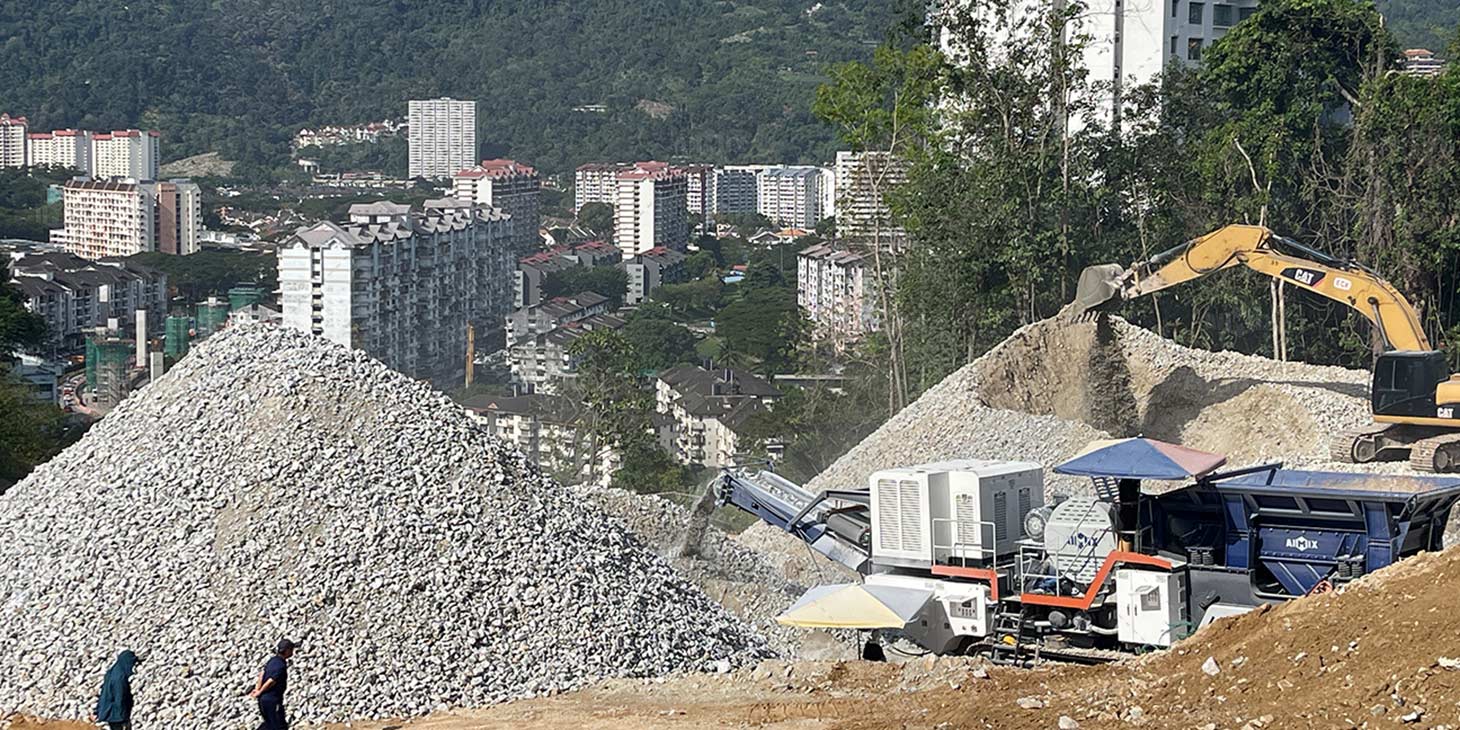 track crusher for aggregate production