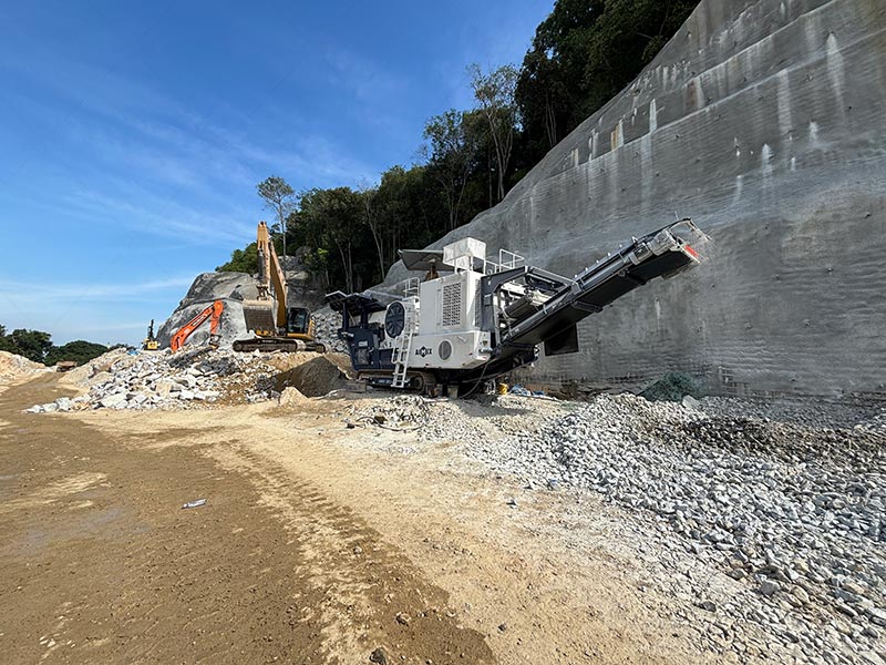 track crushers operation in Malaysia for road project