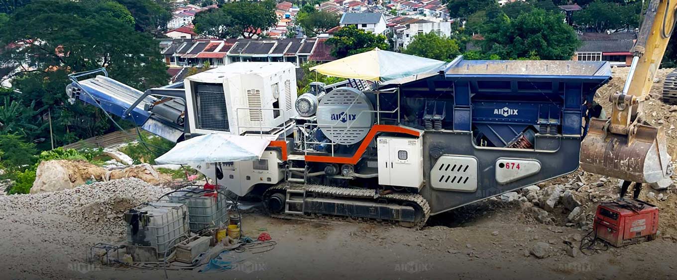 tracked stone crusher on-site